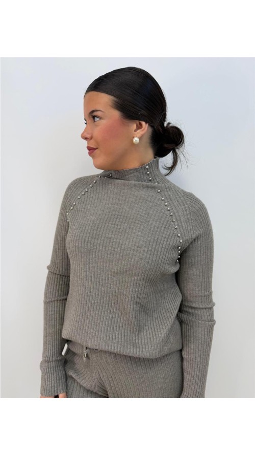 CONJUNTO TACHAS TAUPE CONJUNTO TACHAS TAUPE