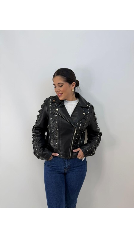CHAQUETA DE CUERO NEGRO