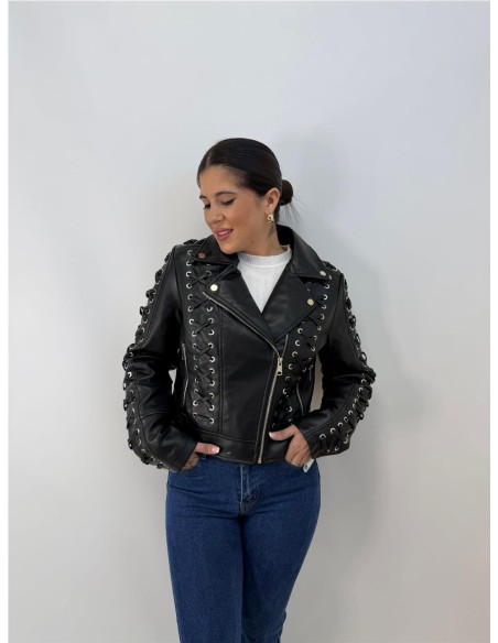 CHAQUETA DE CUERO NEGRO