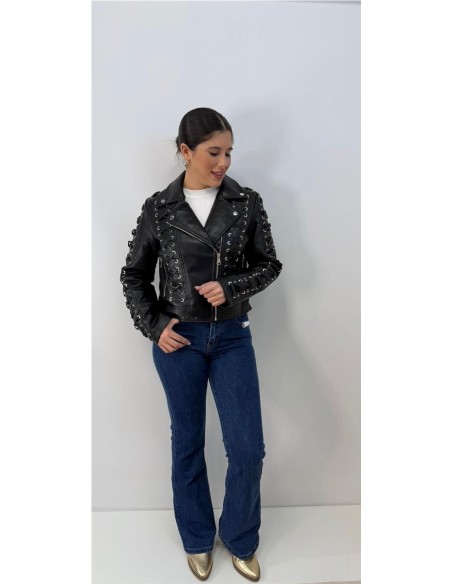 CHAQUETA DE CUERO NEGRO
