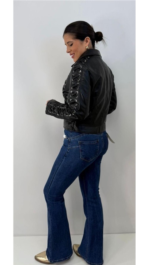 CHAQUETA DE CUERO NEGRO