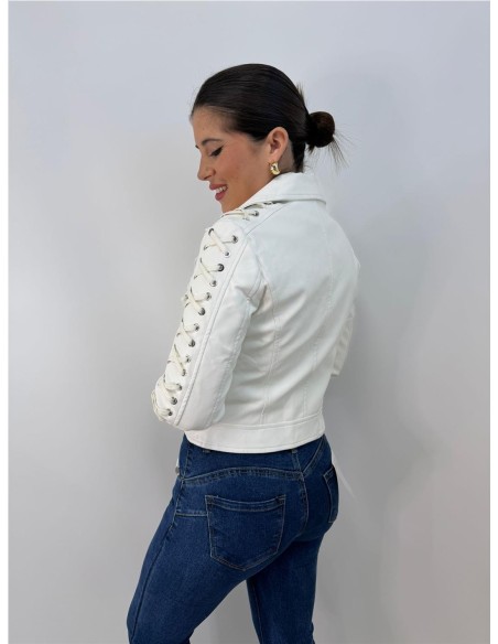 CHAQUETA DE CUERO BLANCO