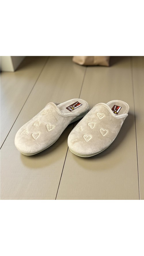 ZAPATILLA MULTI CORAZON TAUPE