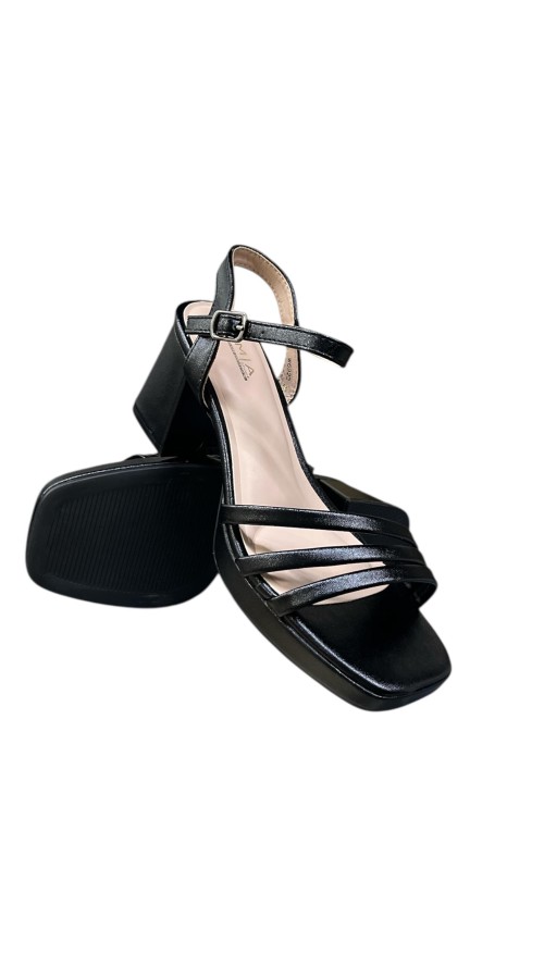 SANDALIA TACON ANCHO TIRAS NEGRO