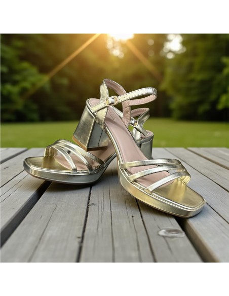 SANDALIA TACON ANCHO TIRAS ORO