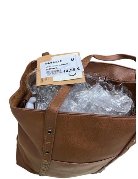 BOLSO TACHAS LATERTALES MARRON