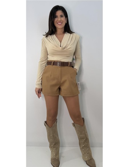 SHORT PAÑO CAMEL