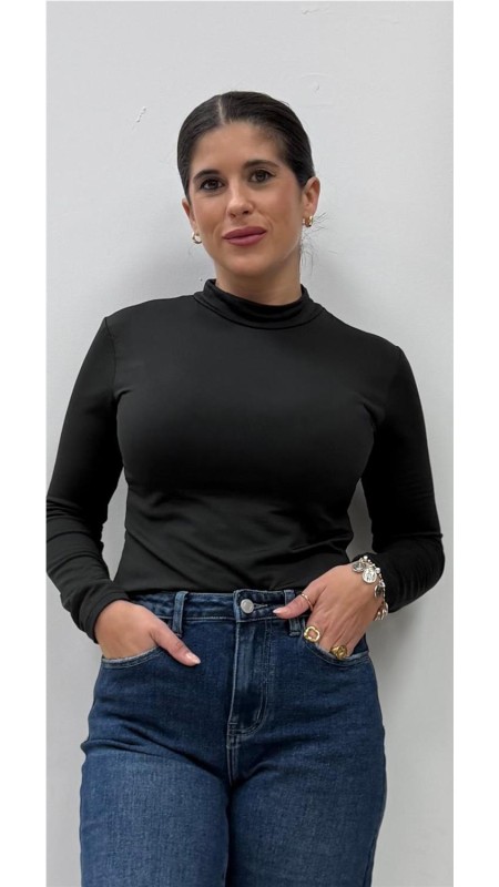 CAMISETA TERMICA CUELLO ALTO NEGRO