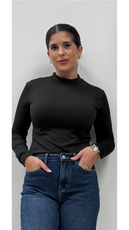 CAMISETA TERMICA CUELLO ALTO NEGRO