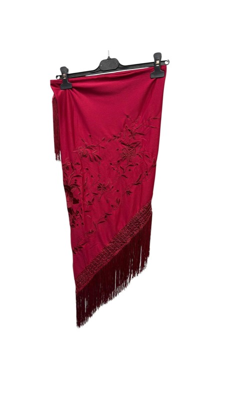 MANTON BORDADO AL TONO BURDEOS