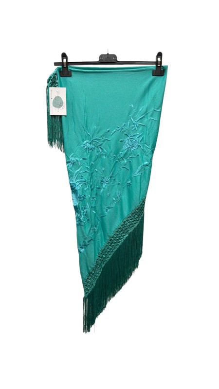 MANTON BORDADO AL TONO AGUAMAR