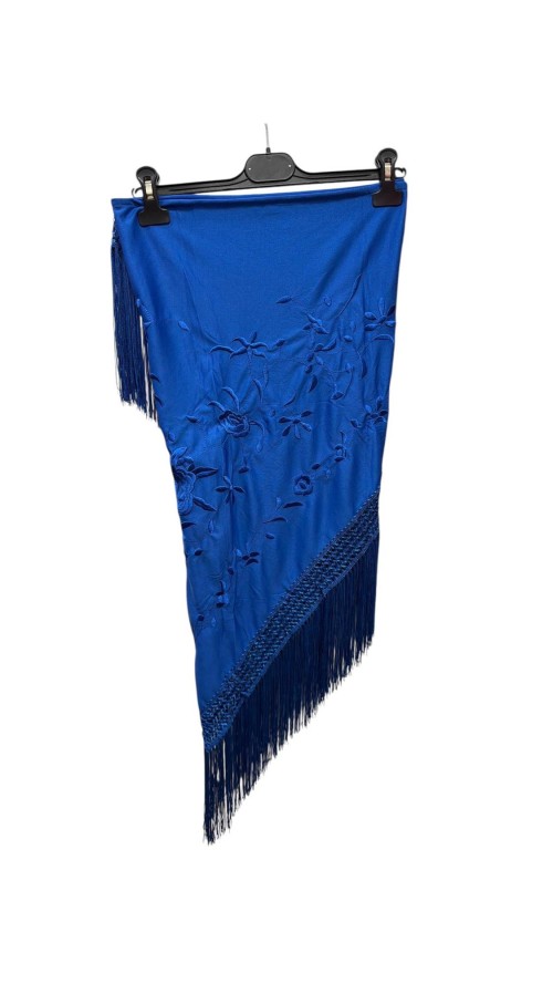 MANTON BORDADO AL TONO AZUL