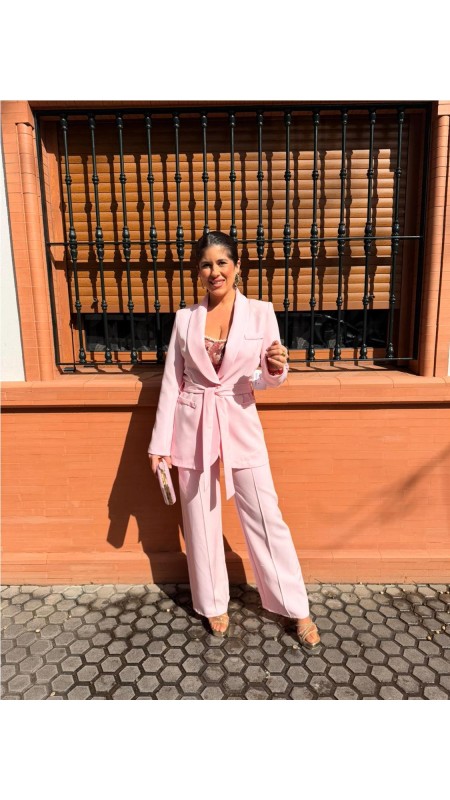 TRAJE DE CHAQUETA ROSA