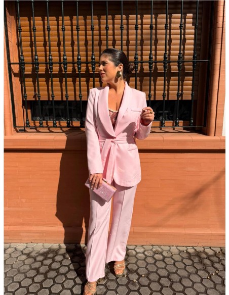 TRAJE DE CHAQUETA ROSA