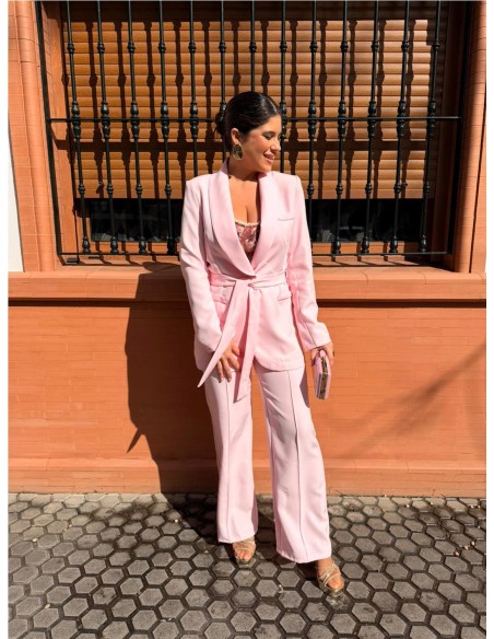 TRAJE DE CHAQUETA ROSA