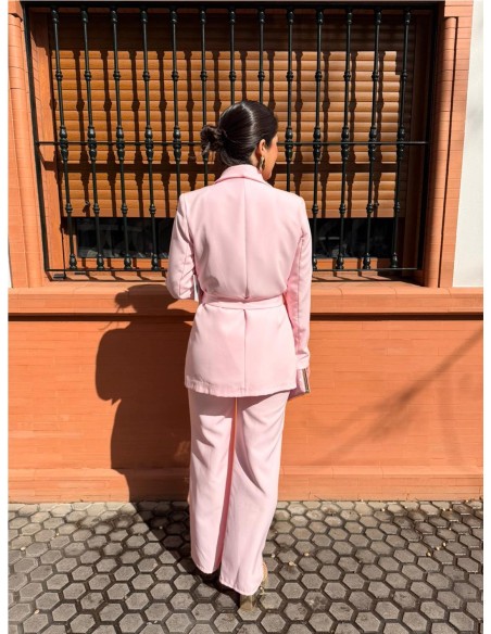 TRAJE DE CHAQUETA ROSA
