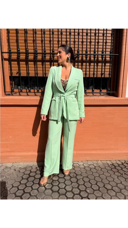 TRAJE DE CHAQUETA VERDE MENTA 2