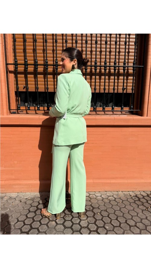 TRAJE DE CHAQUETA VERDE MENTA