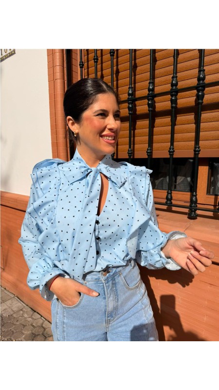 CAMISA CORAZONES CELESTE