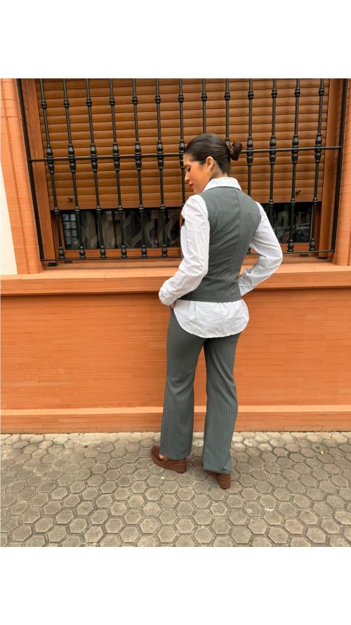 CONJUNTO DIPLOMATICO GRIS