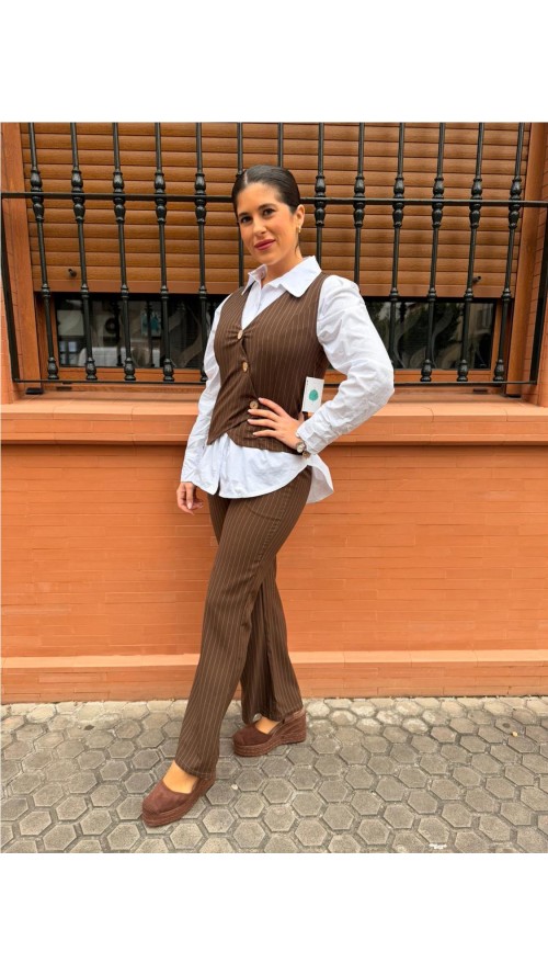 CONJUNTO DIPLOMATICO MARRON