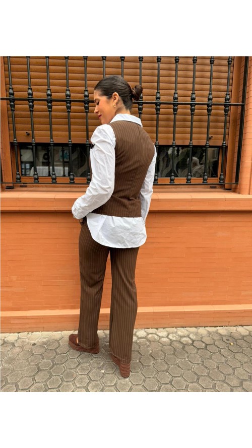 CONJUNTO DIPLOMATICO MARRON