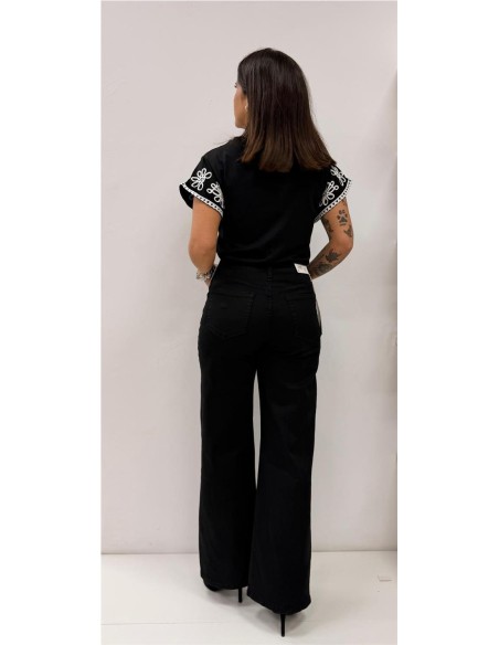 CAMISETA ADRIANA NEGRO