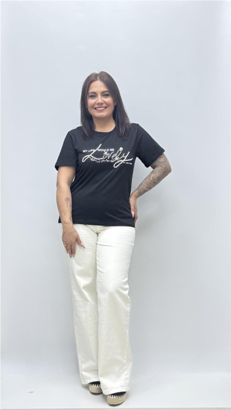 CAMISETA LOVELY NEGRO