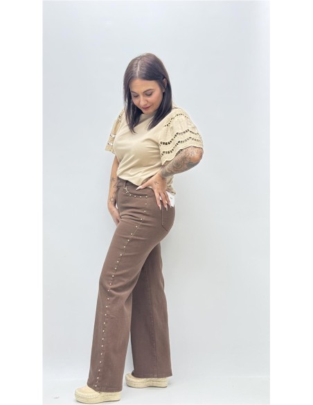 PANTALON DENIN TACHAS MARRON