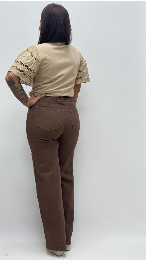 PANTALON DENIN TACHAS MARRON