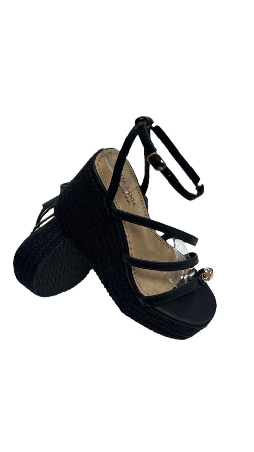 SANDALIA ESPARTO ADORNO METAL NEGRO