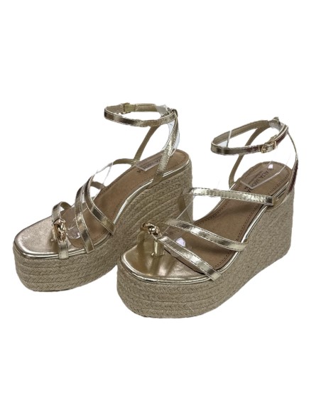 SANDALIA ESPARTO ADORNO METAL ORO
