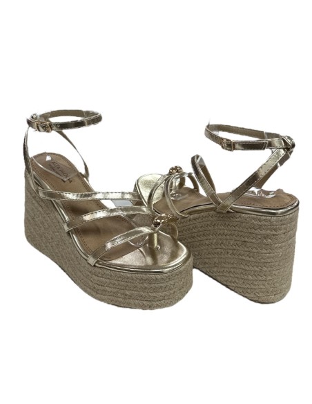 SANDALIA ESPARTO ADORNO METAL ORO