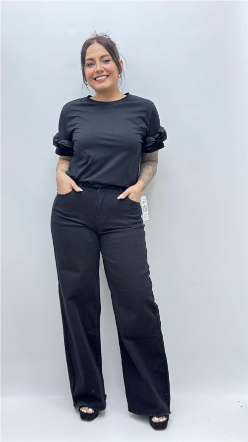 CAMISETA FLORECITA NEGRO