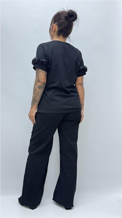 CAMISETA FLORECITA NEGRO