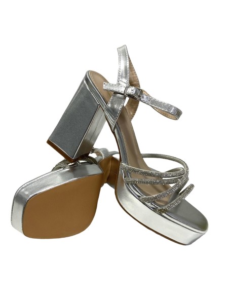 SANDALIA DE TACON TIRAS PLATA