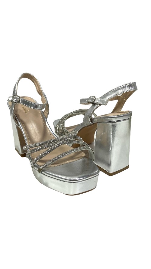 SANDALIA DE TACON TIRAS PLATA