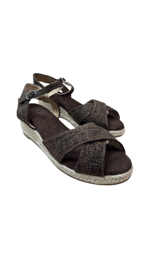 SANDALIA CRUZADA MARRON
