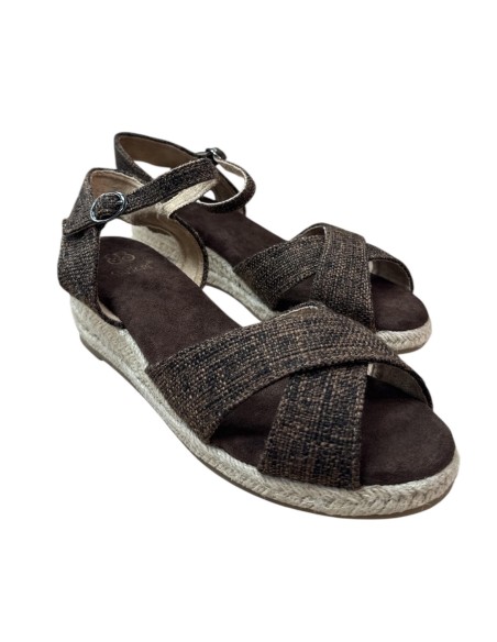 SANDALIA CRUZADA MARRON