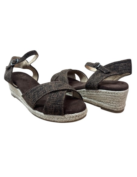 SANDALIA CRUZADA MARRON
