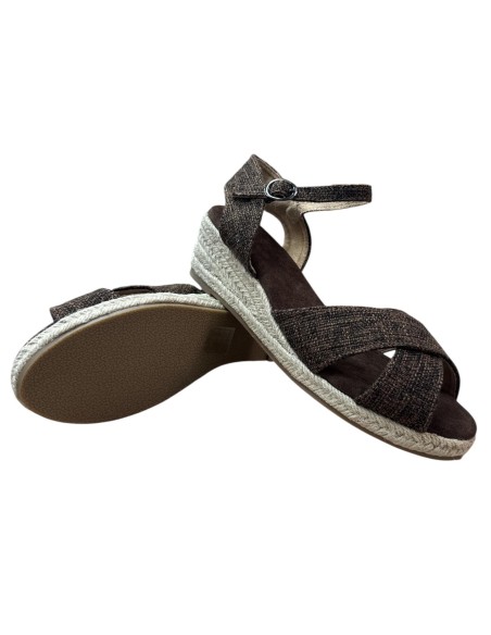 SANDALIA CRUZADA MARRON