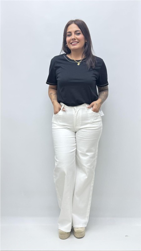 CAMISETA ADRIANA NEGRO