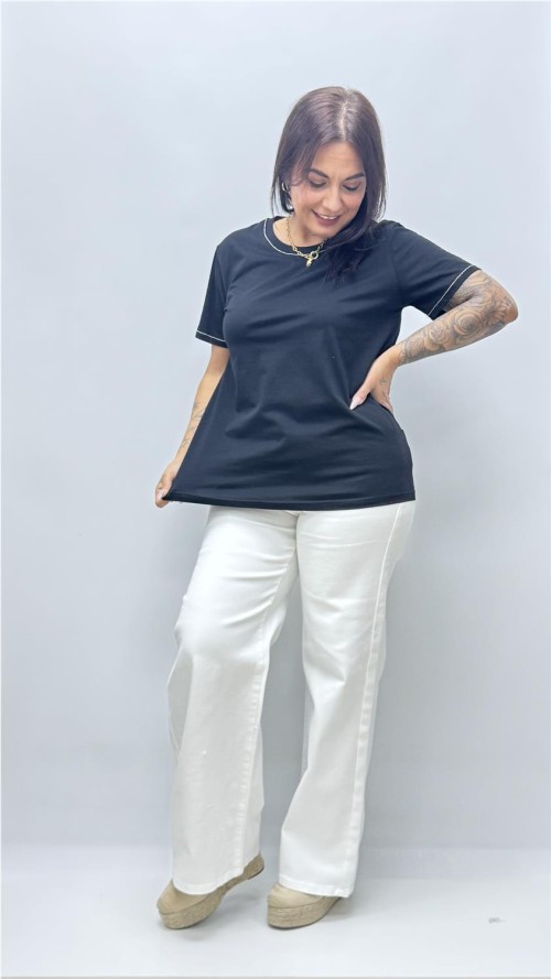 CAMISETA ADRIANA NEGRO