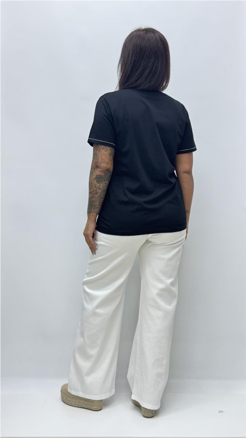 CAMISETA ADRIANA NEGRO