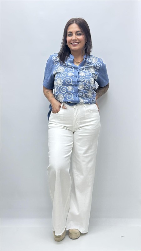 CAMISETA VAQUERA FLOR VAQUERO CLARO