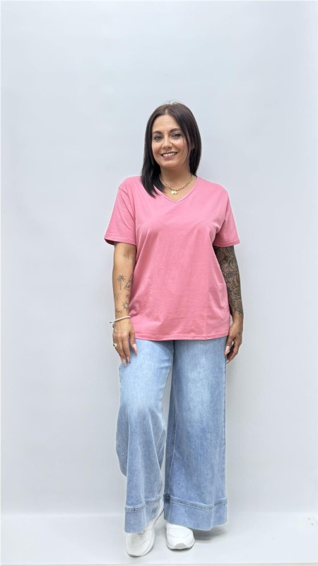 CAMISETA BASICA CUELLO PICO MAQUILLAJE 2