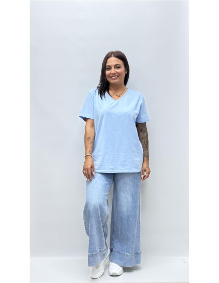 CAMISETA BASICA CUELLO PICO AZUL
