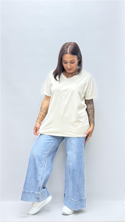 CAMISETA BASICA CUELLO PICO BEIG