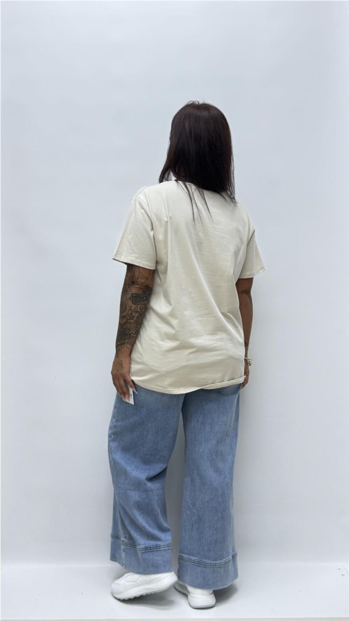 CAMISETA BASICA CUELLO PICO BEIG