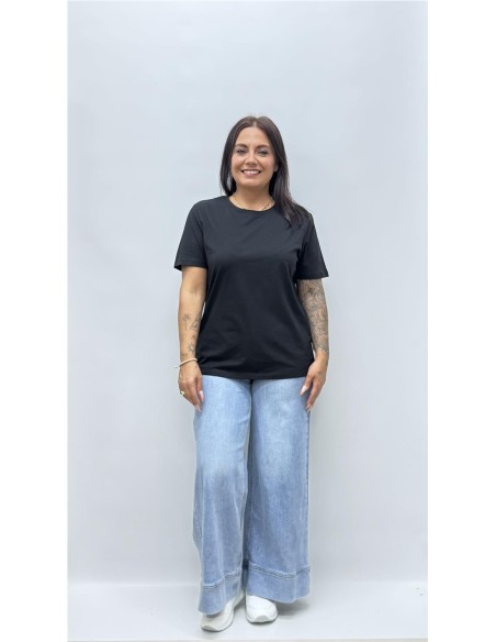 CAMISETA BASICA CUELLO REDONDO NEGRO